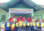 Perhutani KPH Bondowoso Tandatangani dan Serahkan PKS Agroforestry kepada LMDH Spirit Ijen dan LMDH Gunung Hijau